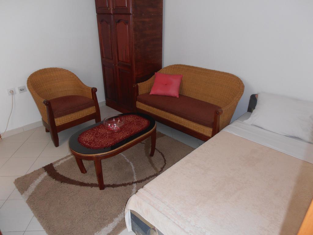 Apartmani Zeljko Vujovic Budva Exteriör bild