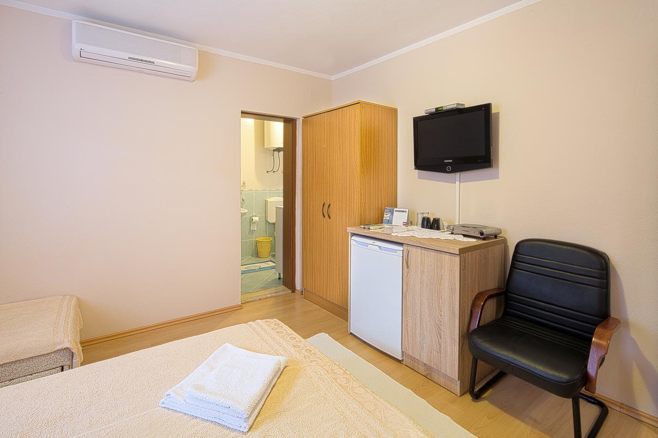 Apartmani Zeljko Vujovic Budva Exteriör bild