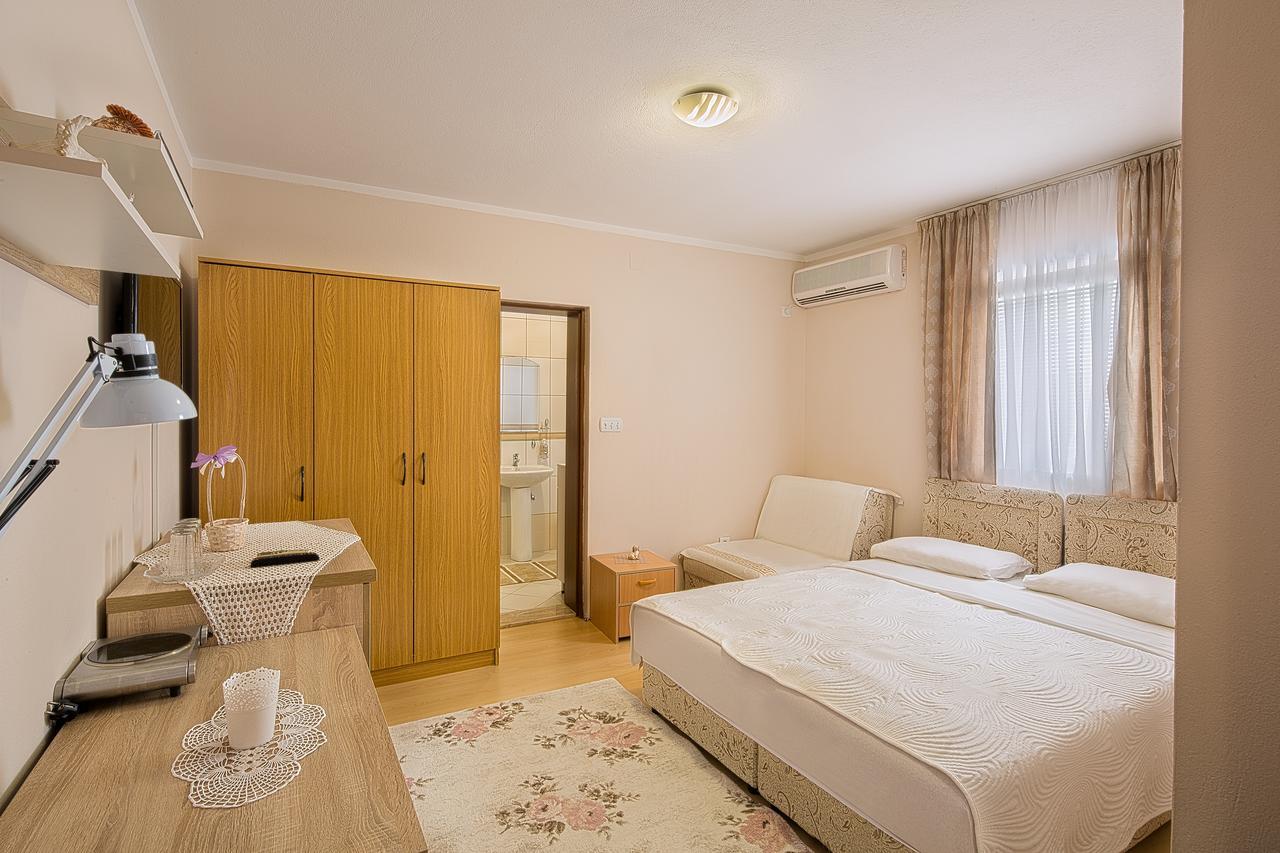 Apartmani Zeljko Vujovic Budva Exteriör bild