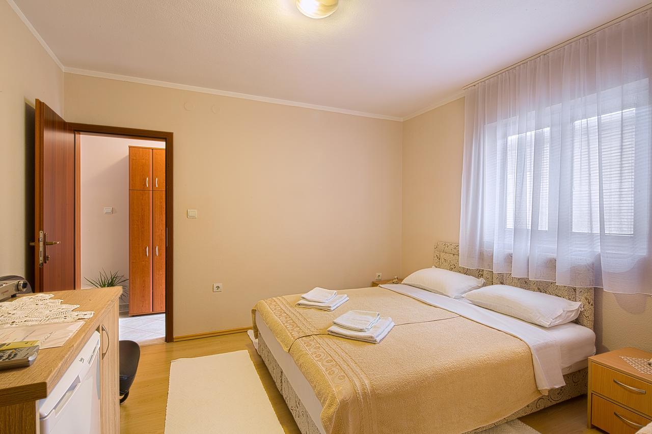 Apartmani Zeljko Vujovic Budva Exteriör bild
