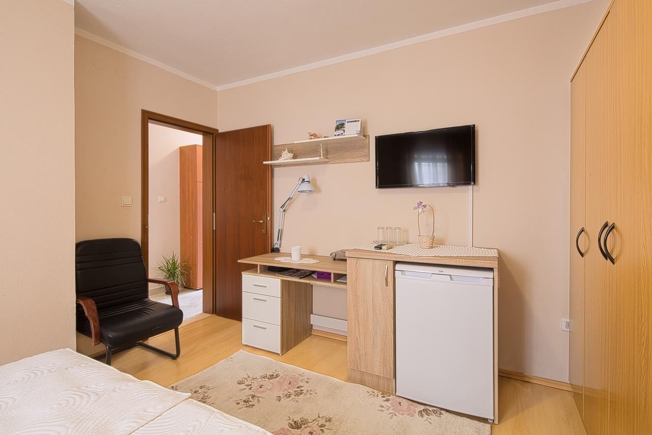 Apartmani Zeljko Vujovic Budva Exteriör bild